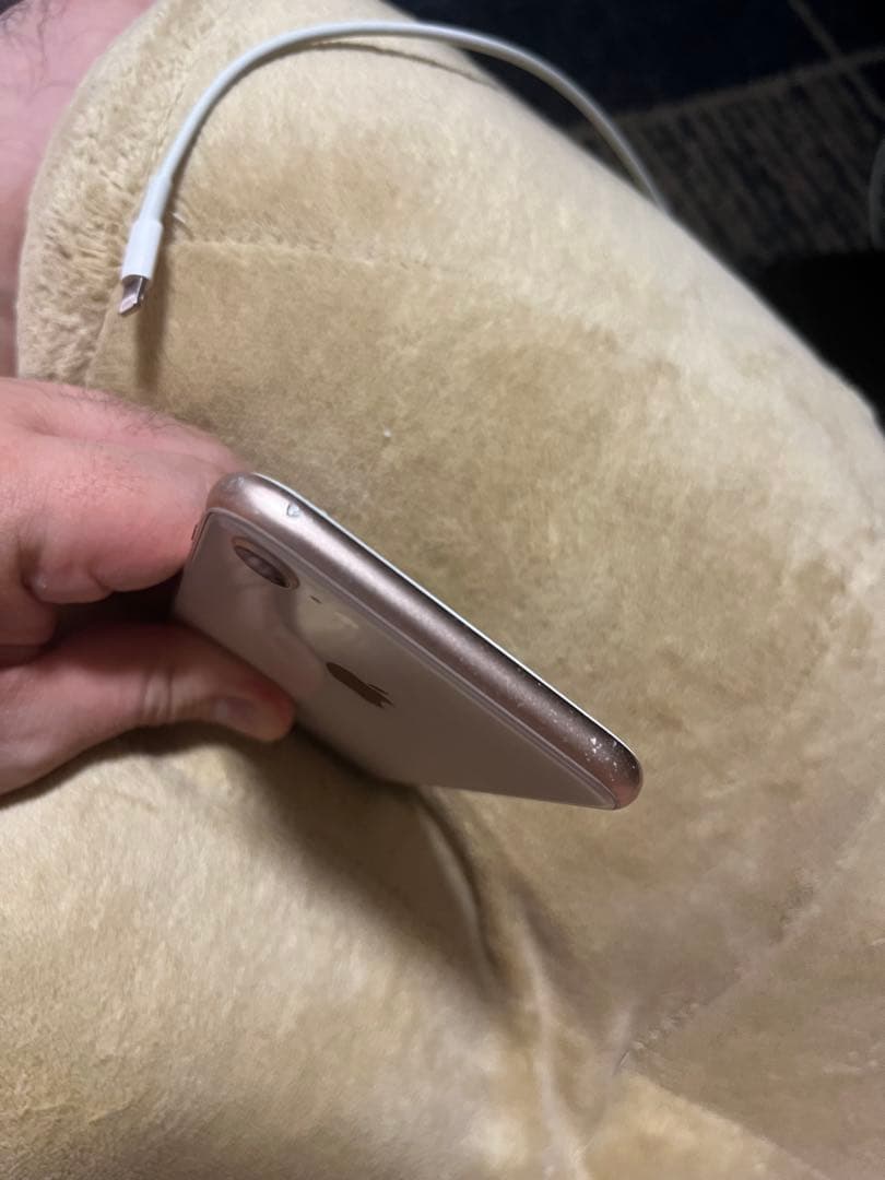 iPhone 8 ゴールド ひび割れあり