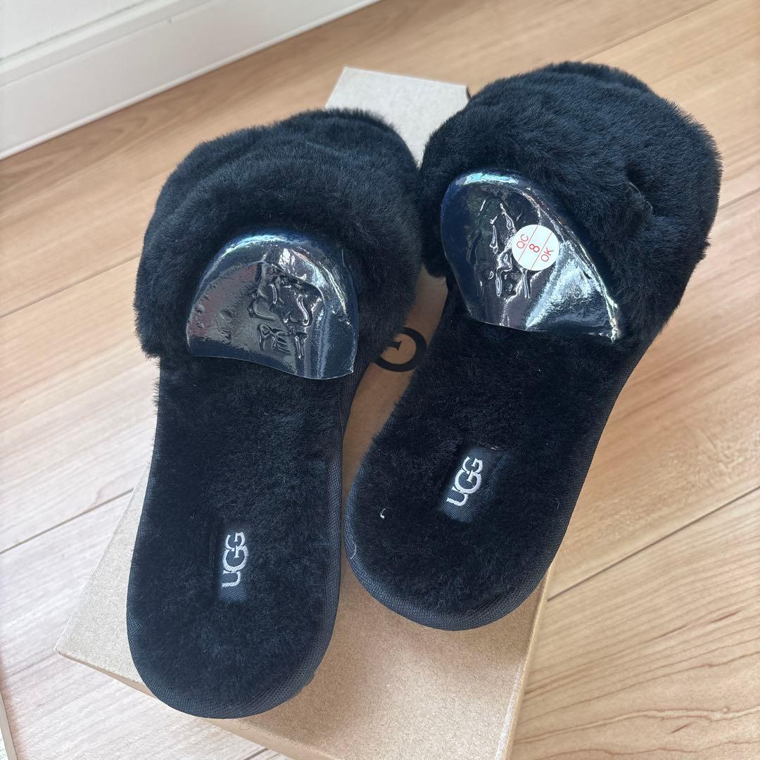 【新品未使用】UGG cozette コゼット　ブラック　ファーサンダル