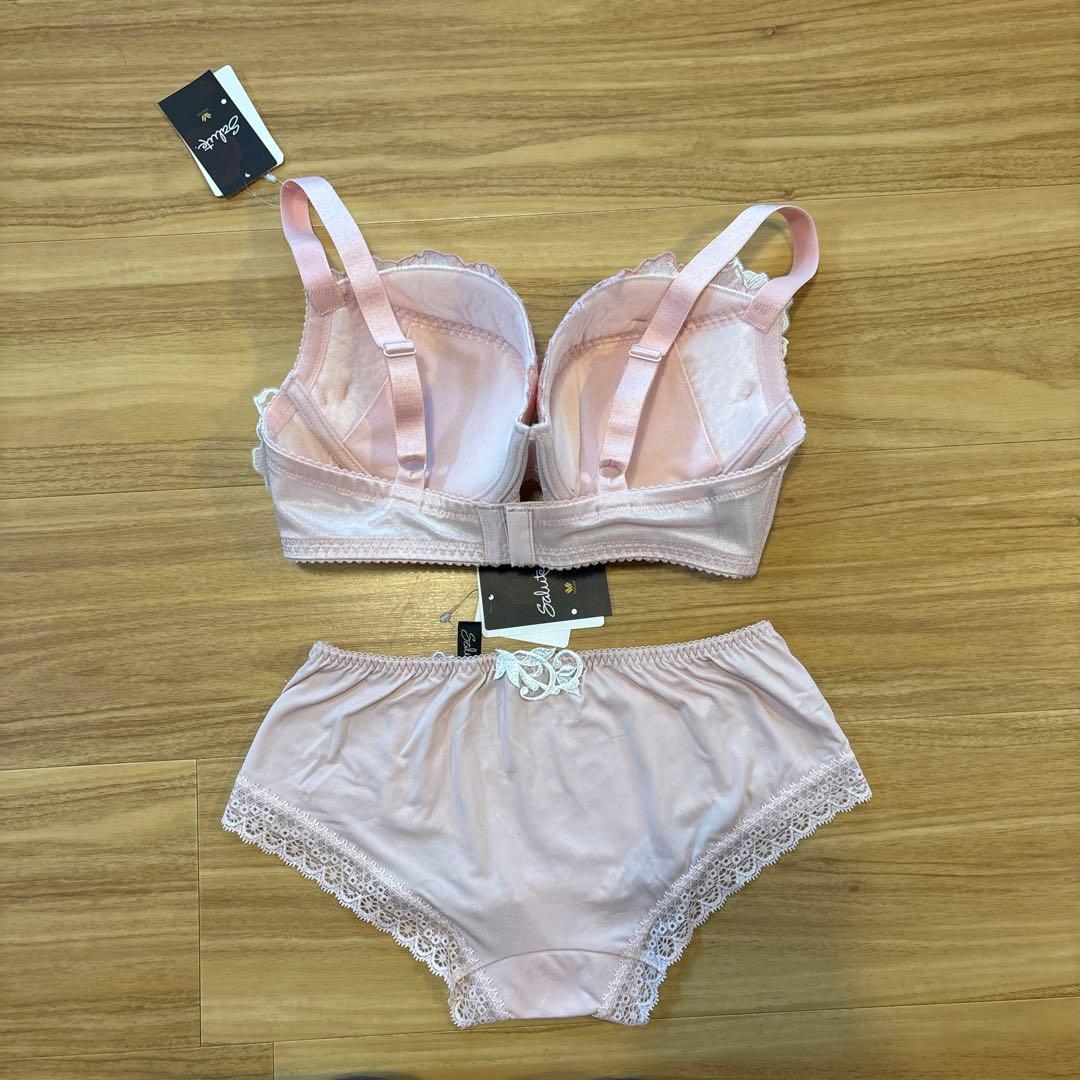 【サルート】ピンク花柄刺繍ブラジャーショーツセット F70