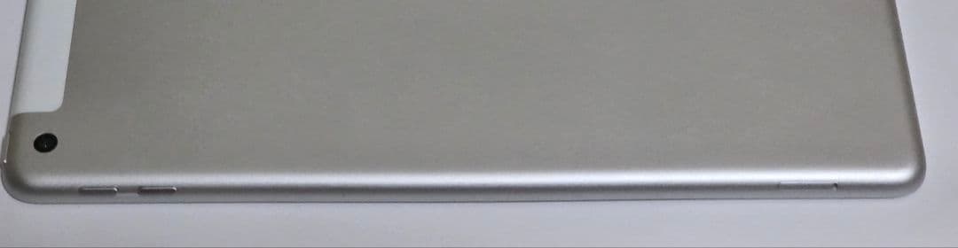 最終値下げ！Apple iPad 9.7インチ シルバー(第５世代)オマケつき