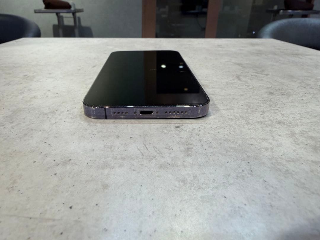 スマートフォン本体 スリムデザイン