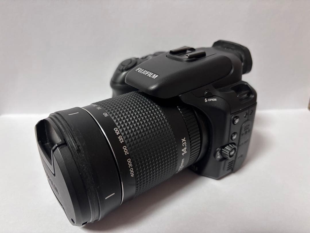 デジタルカメラ FUJIFILM FinePix S100FS
