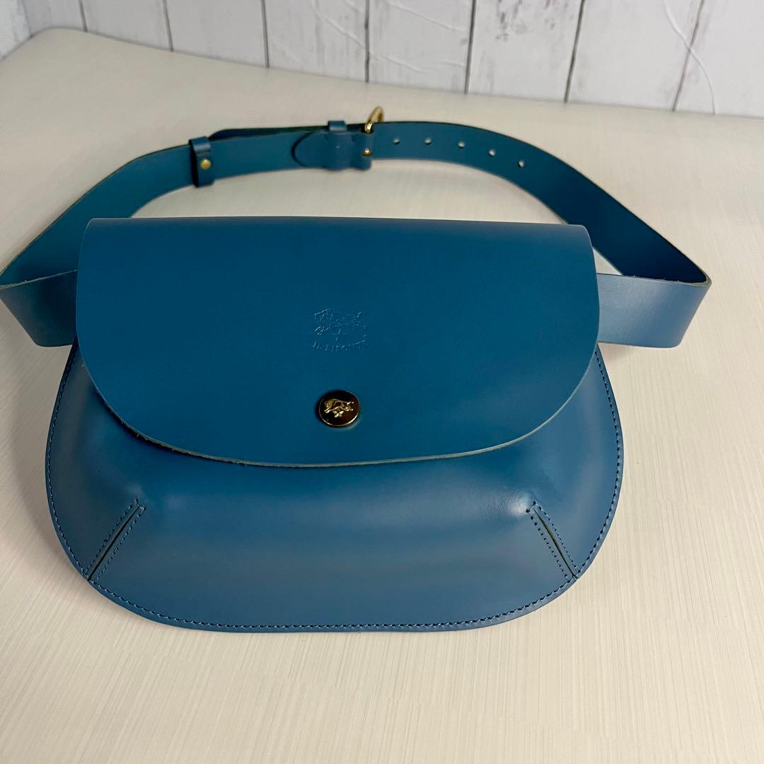 IL BISONTE カウハイド レザー ボディバック　ウエストバッグ　ブルー