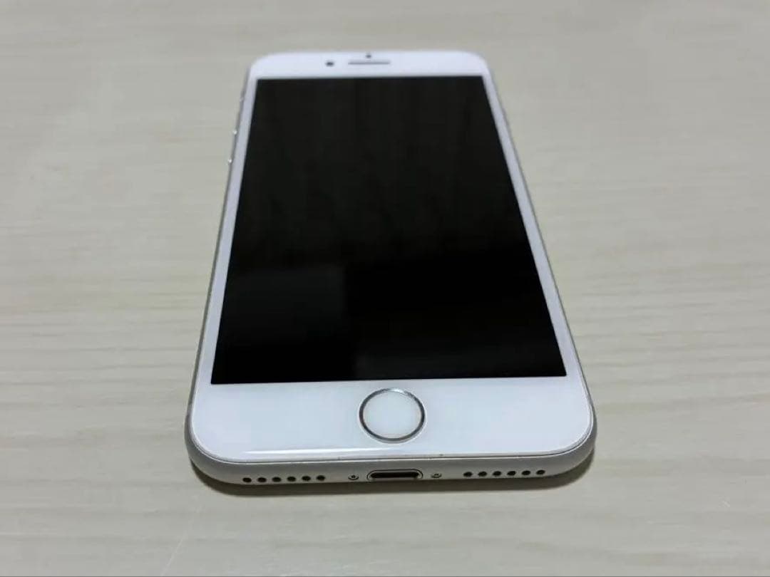 iPhone8 64GB シルバー 64GB SIMフリー