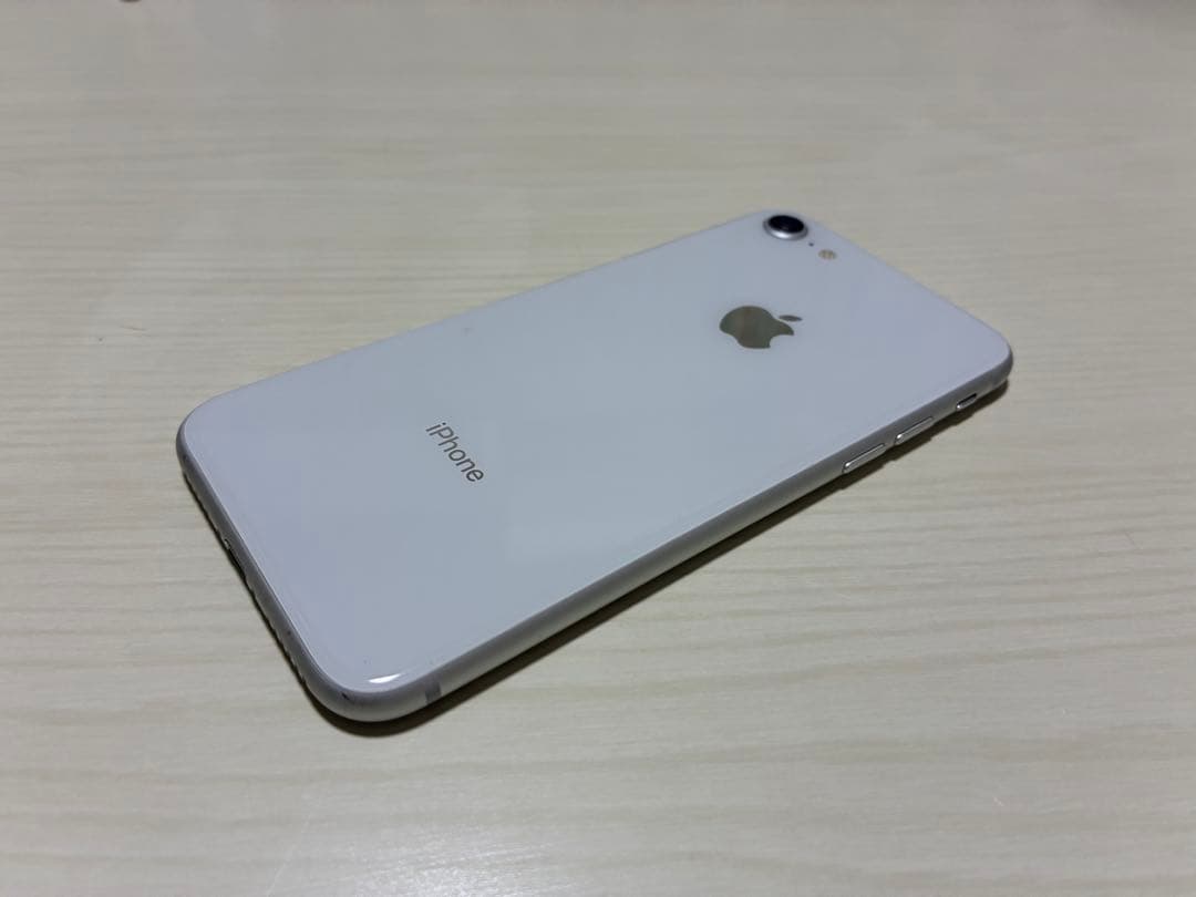 iPhone8 64GB シルバー 64GB SIMフリー