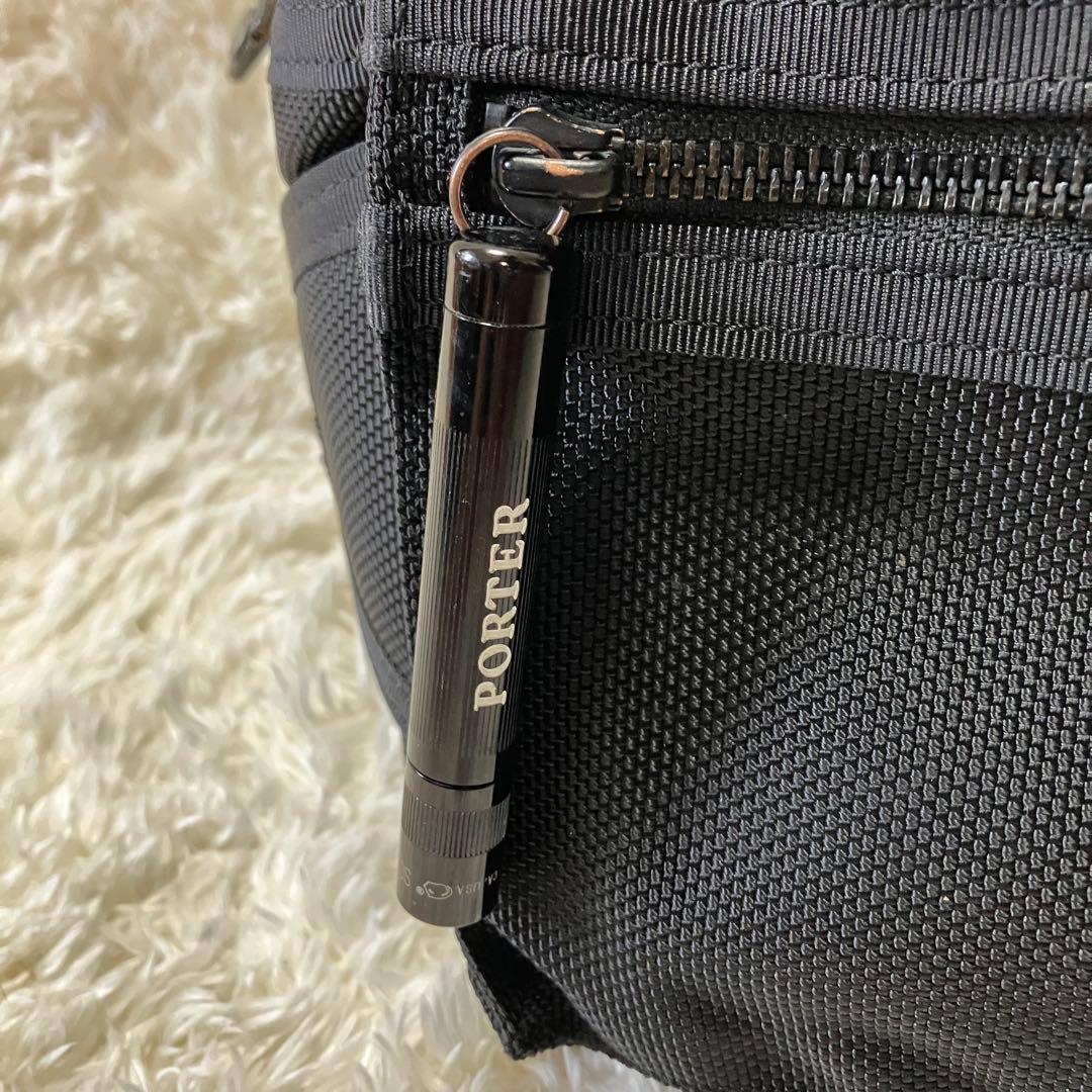 【かしら様ポーター　HEAT ウエストバッグ　ボディーバッグ　マグライト