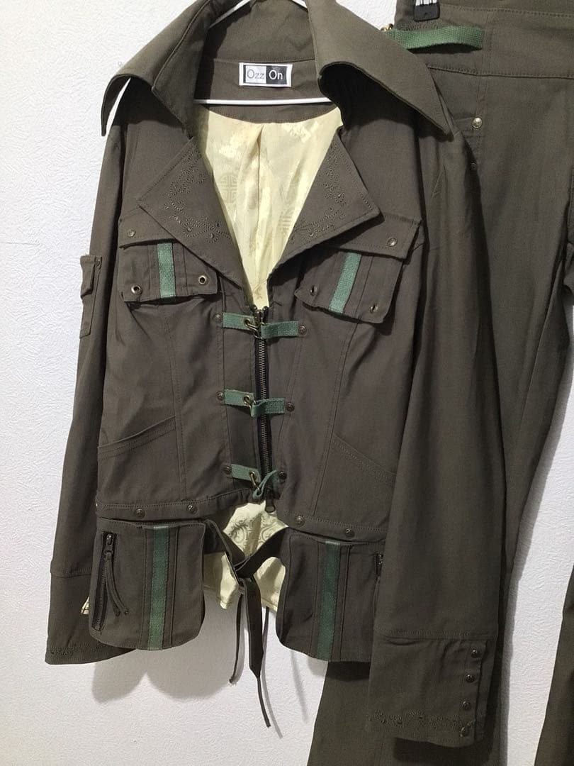 OZZON パンツスタイルセットアップ　カーキ・ミリタリー調・十字架・クロス