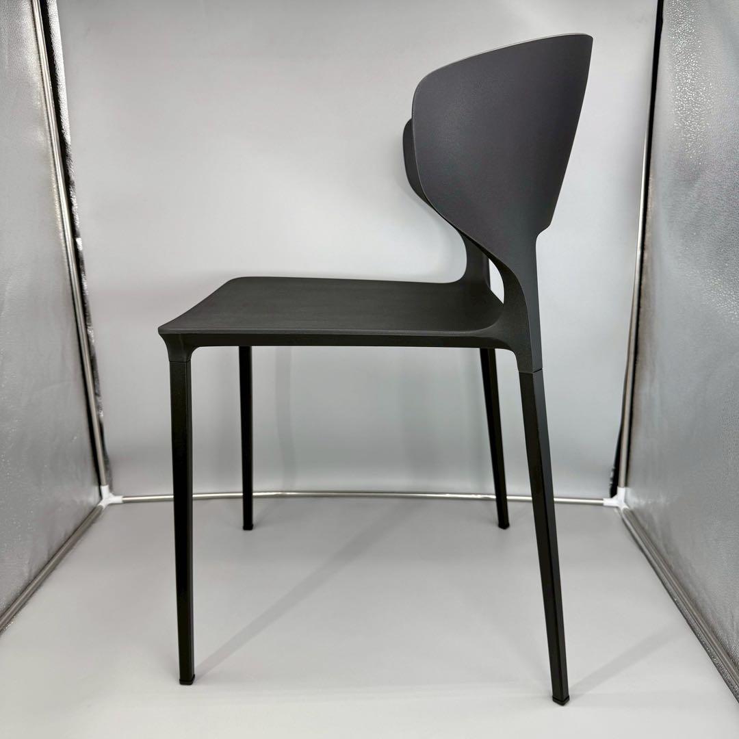 送料込　匿名配送　カッシーナ　コキ　KOKI スタッキングアームチェア　イス ①