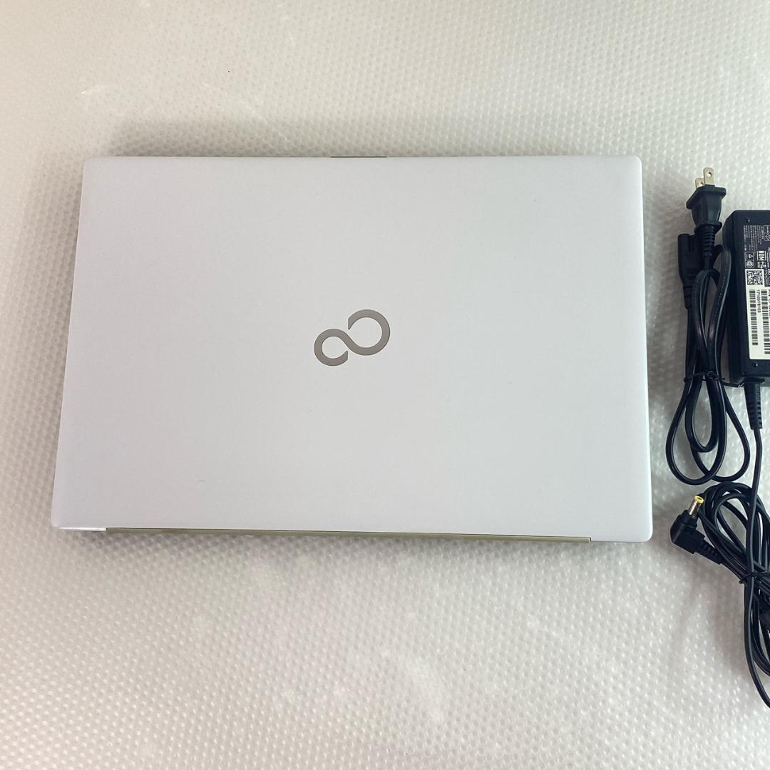 美品 ノートパソコン 富士通 Windows11 SSD256GB Offic
