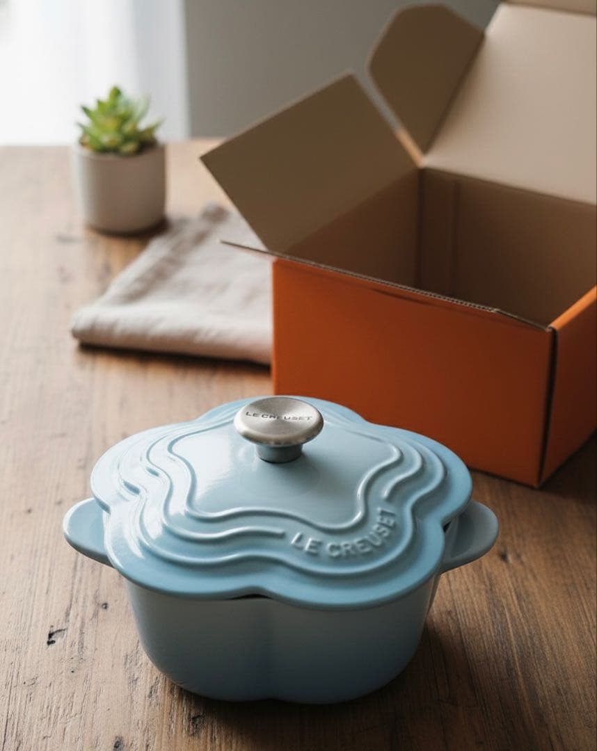 【新品未使用】ル・クルーゼ ココット・フルール ピュリストブルー