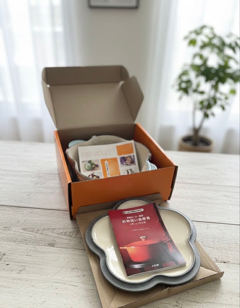 【新品未使用】ル・クルーゼ ココット・フルール ピュリストブルー