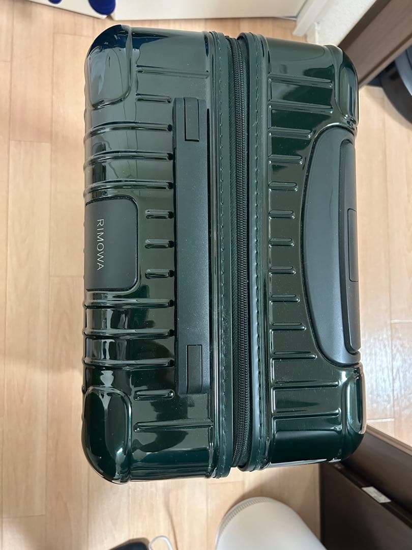[RIMOWA] リモワ エッセンシャル キャビンサイズ ラゲッジ（グリーン）