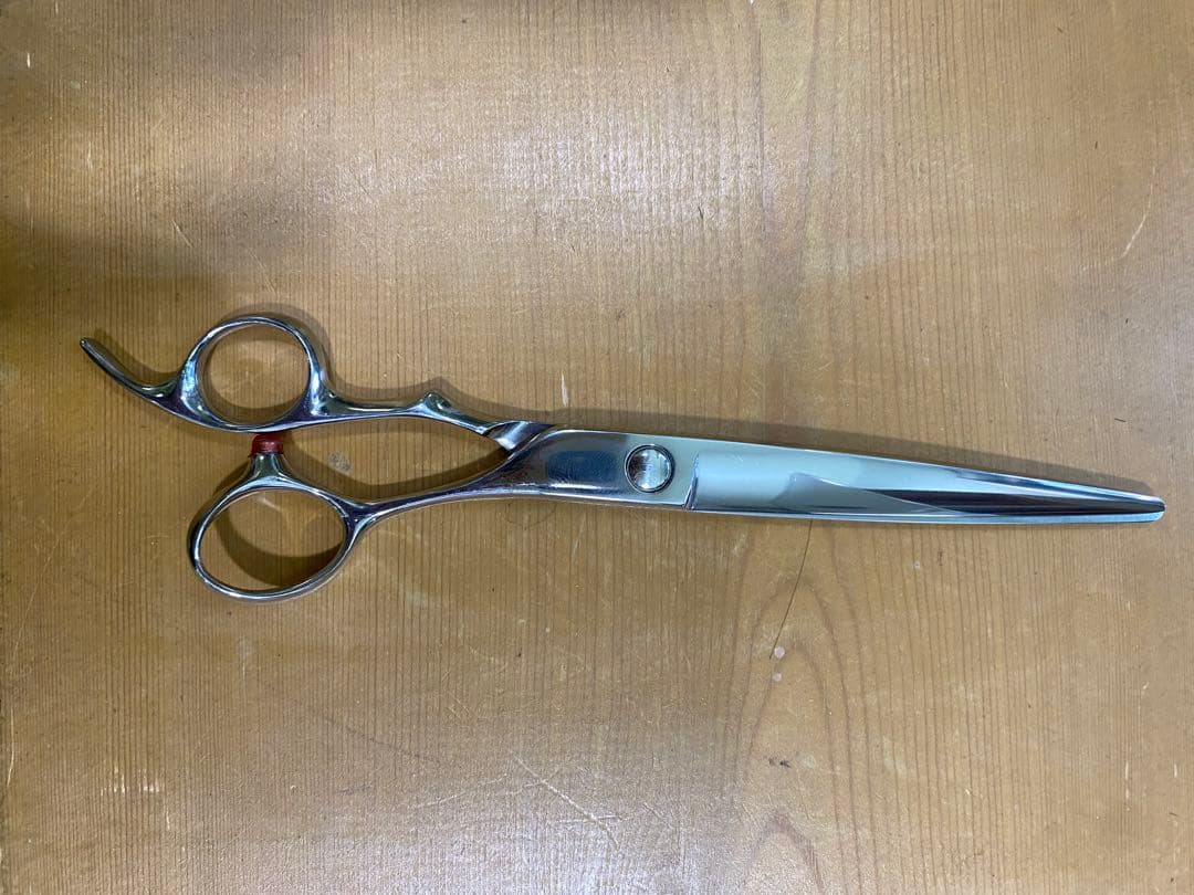 BMCのカーブシザーとセニングシザーと刈り上げシザーの3点セットです。