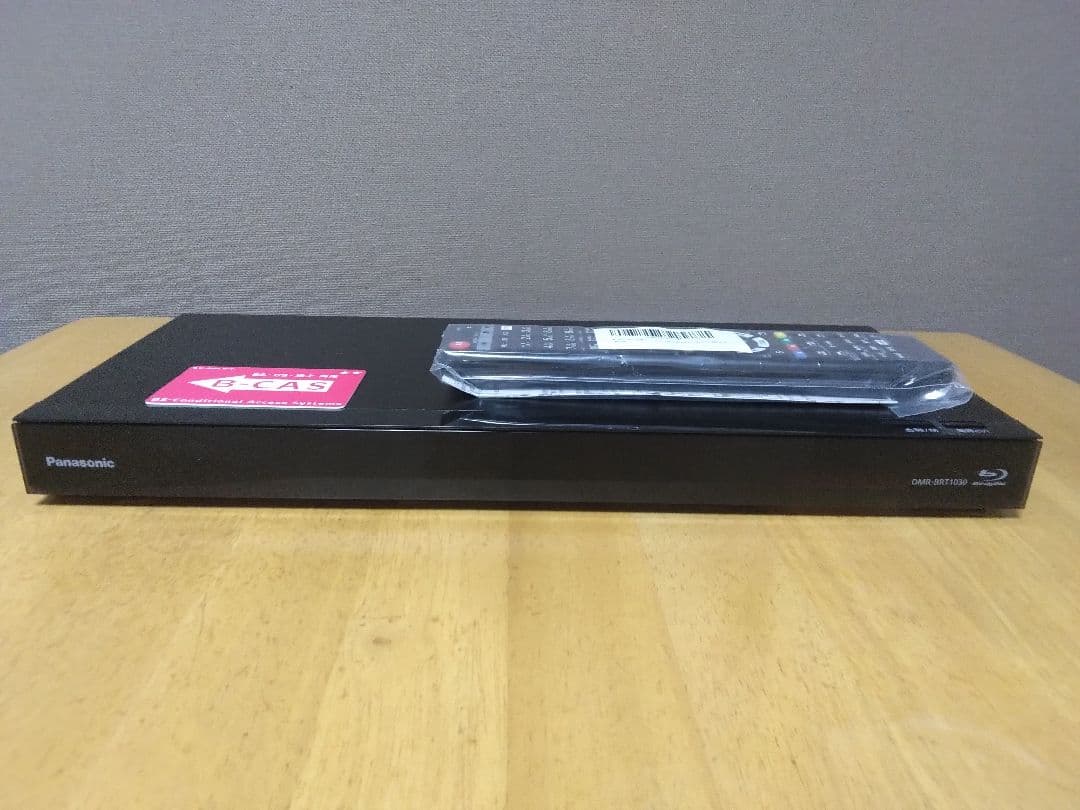 パナソニック　ブルーレイレコーダー BRTー1030　3番組同時録画　保証付