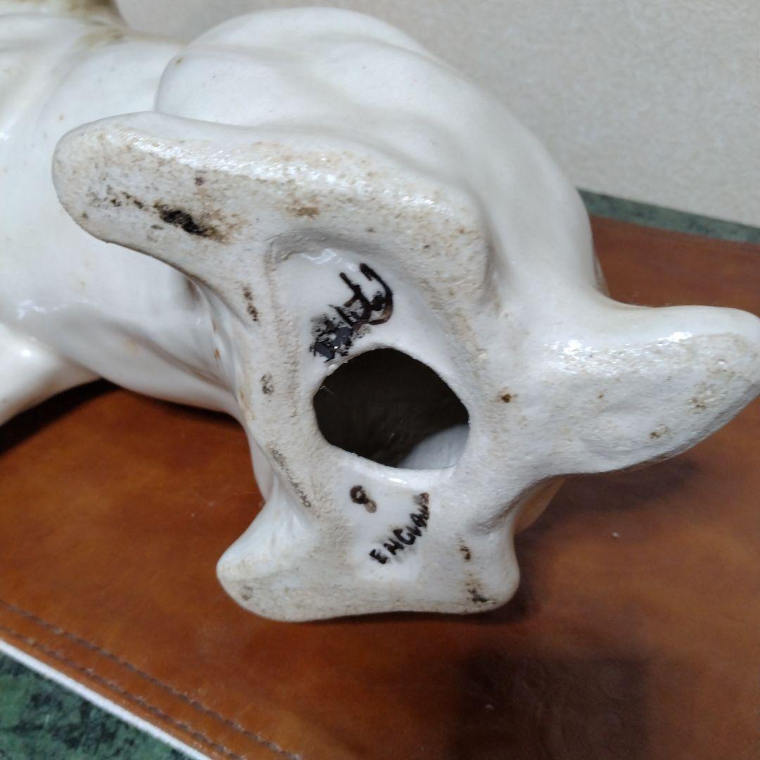 ウィンスタンレイの犬の置物