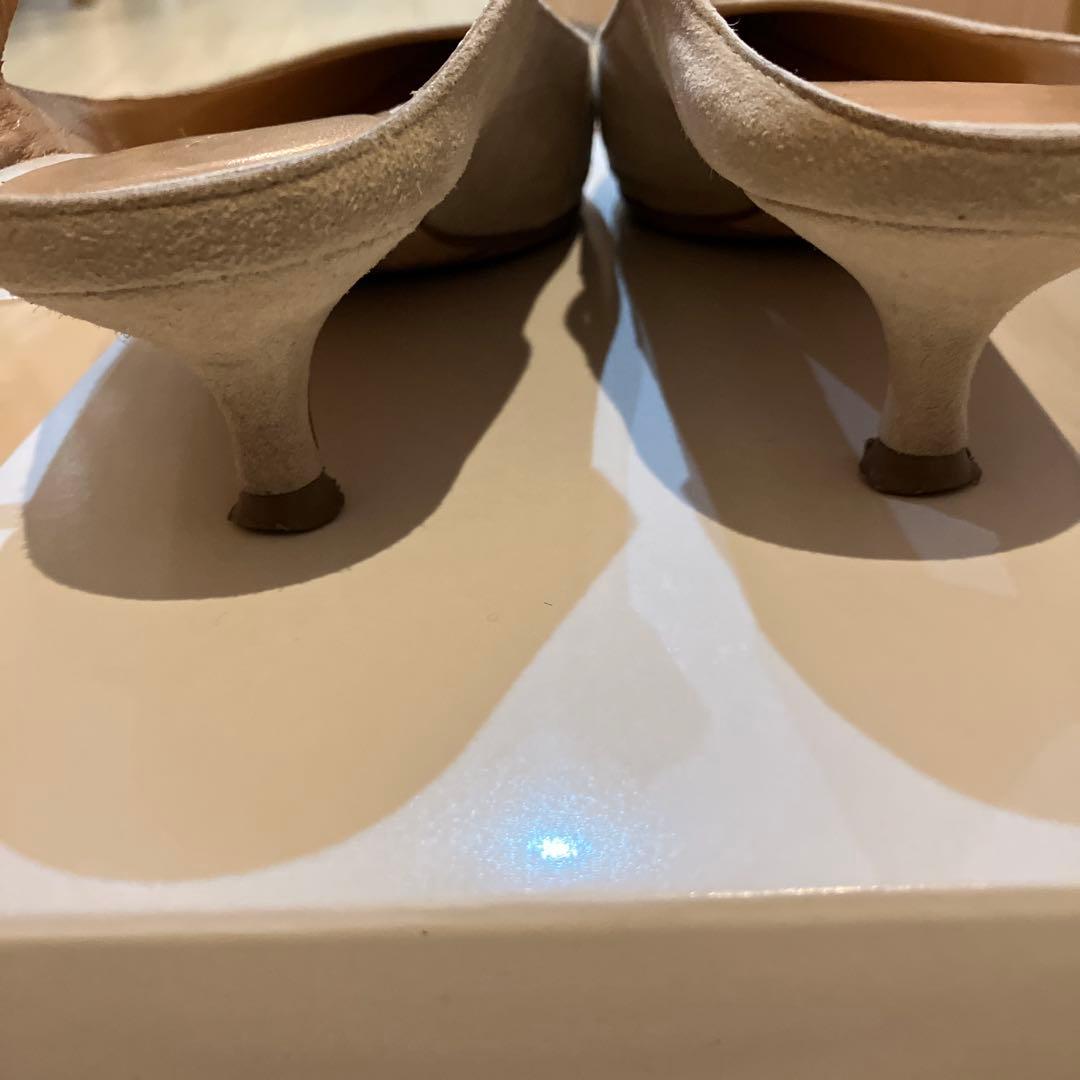 ノーブル　BRENTELLA プチストラップヒール　ベージュ　スウェード　37