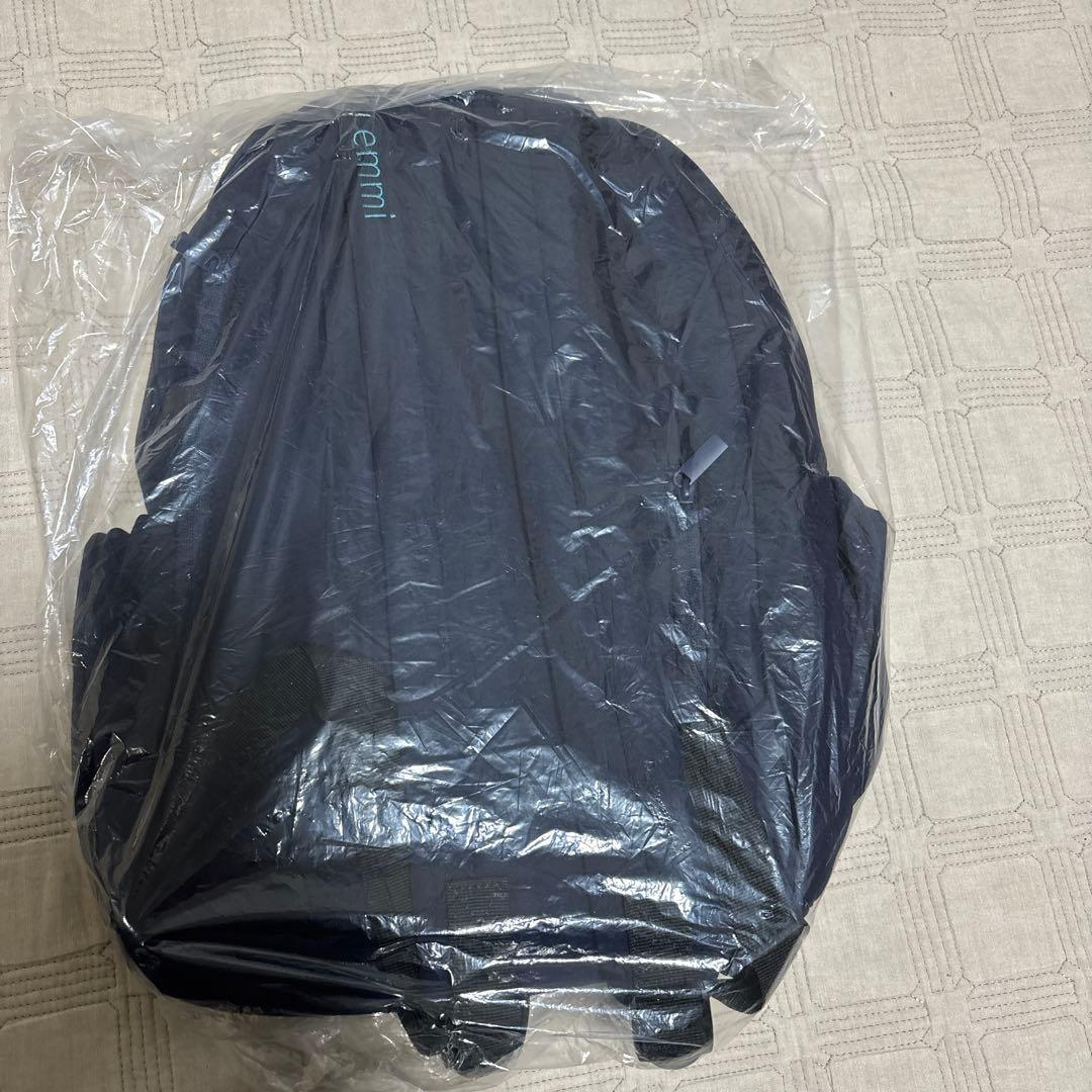 新品未開封emmi エミ ポンチギャザーボディーバックパック リュック ロゴ刺繍