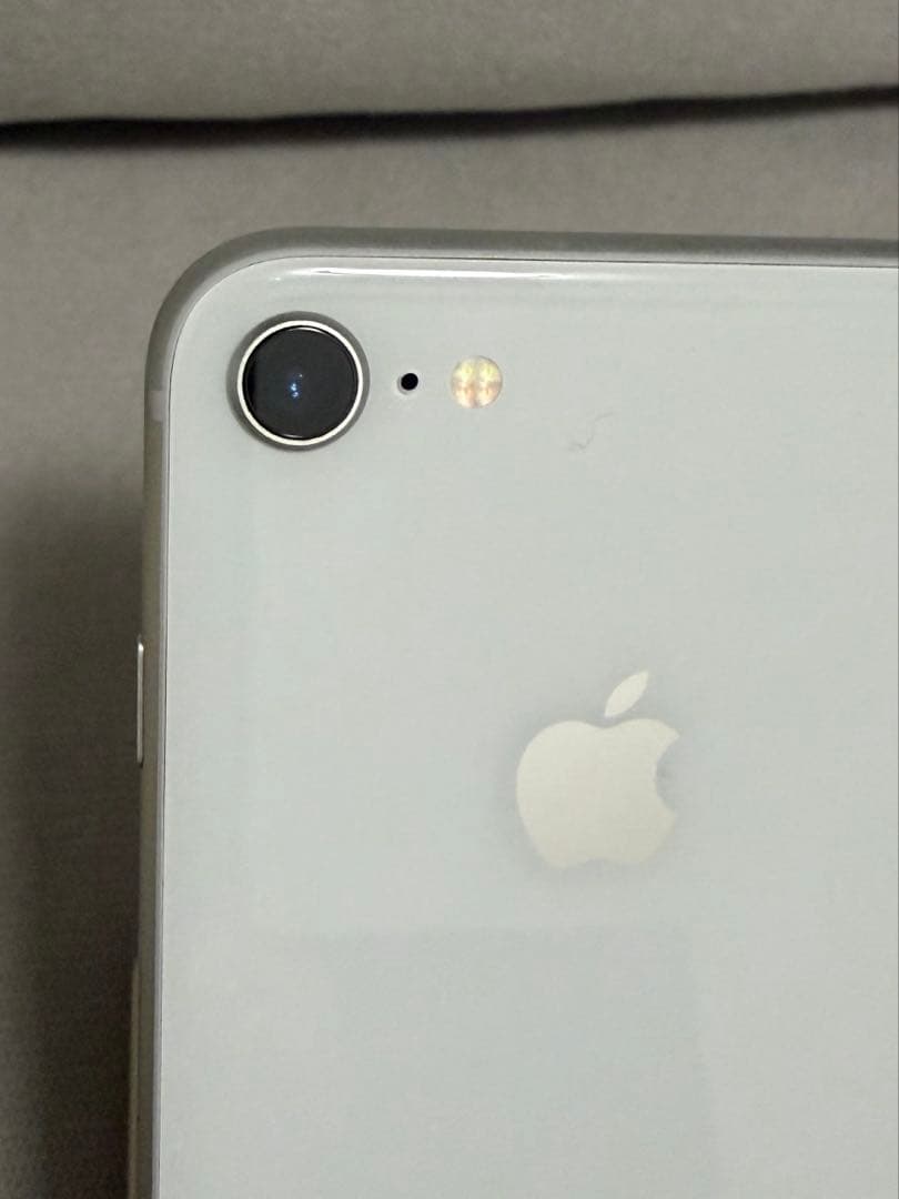 iPhone8 シルバー