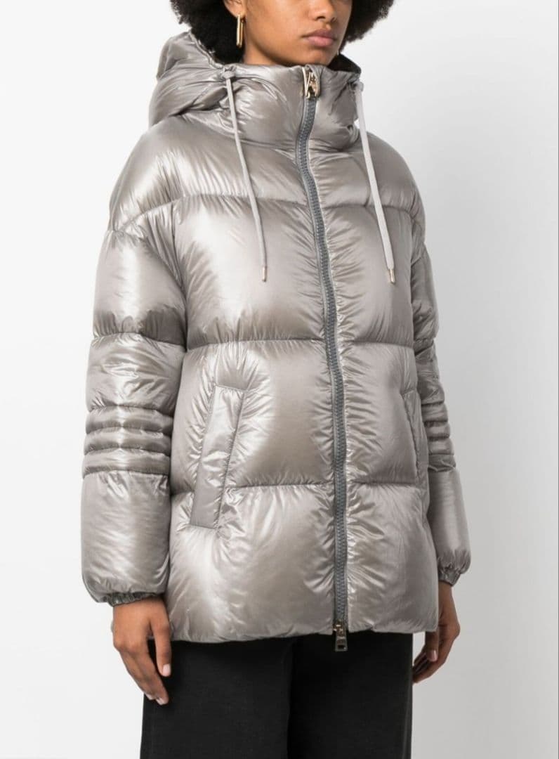 ニ*!様 値下げ！2/3まで出品　新品タグ付き　Herno フード付きダウンジャ