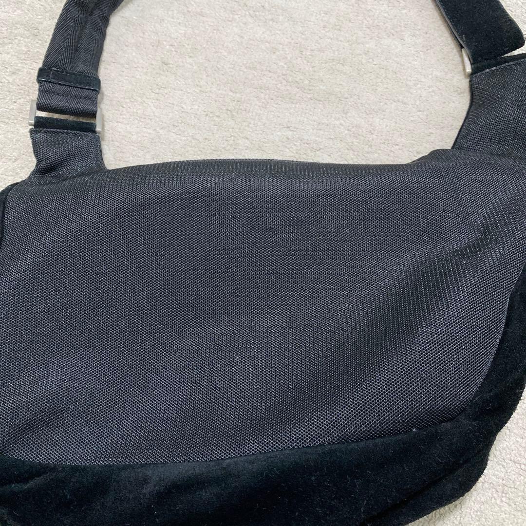 PRADA ブラック ショルダーバッグ