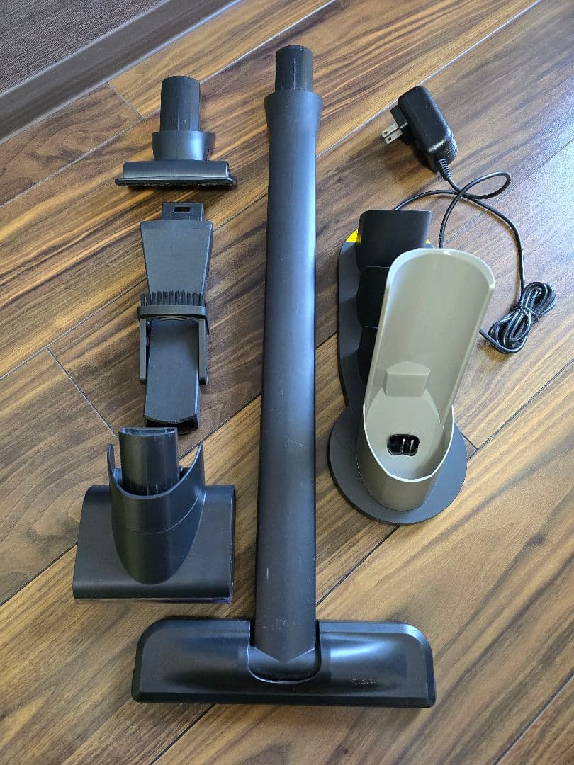 SHARK充電式ハンディクリーナー