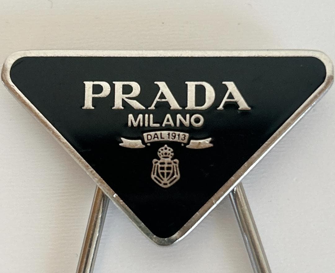 ⭐︎PRADA⭐︎ 三角形ロゴ キーリング