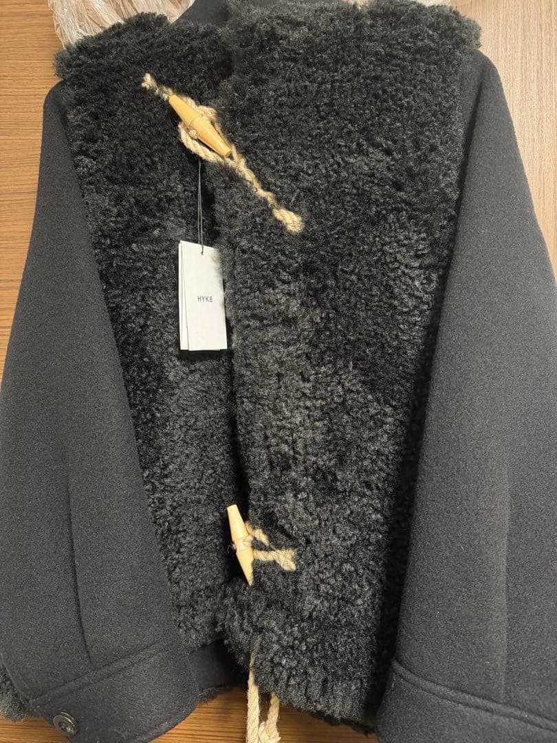 ジャケット・アウター HYKE DOUBLE FACE FAUX SHEARING DUFFL