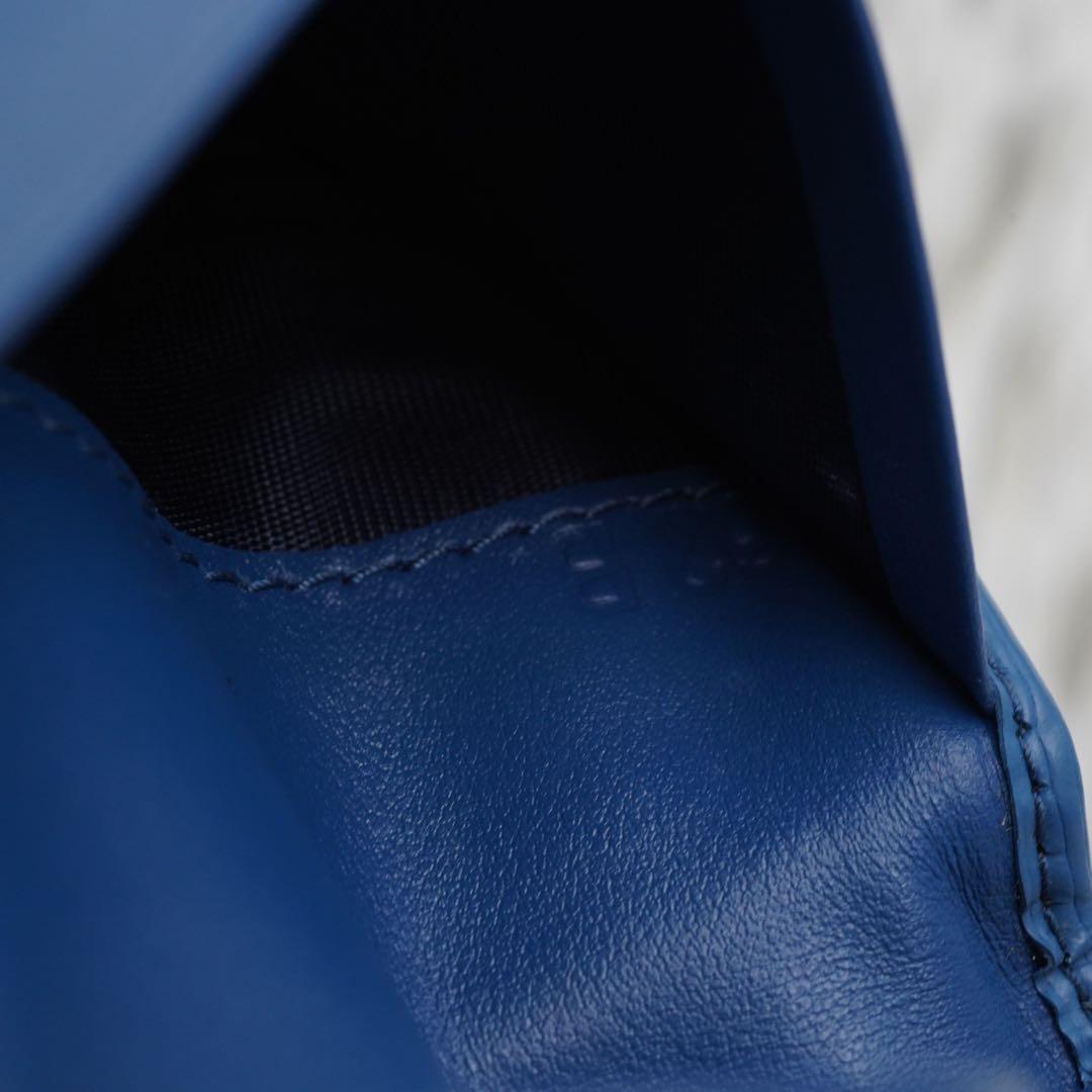 極美品　PRADA プラダ　キーケース　エピ　レザー　メタルロゴ　ブルー系　希少