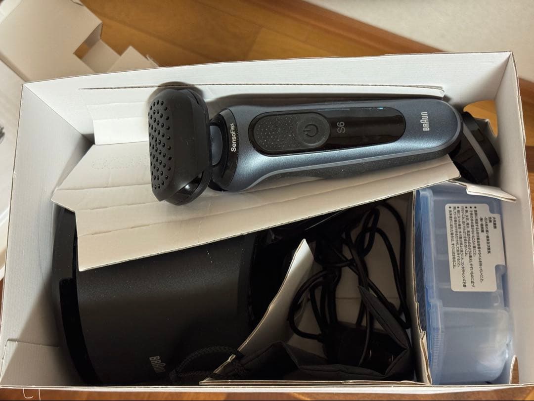 2*r様 Braun Series 6 メンズ電気シェーバー