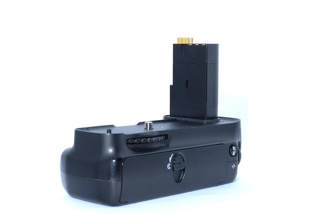 ★Nikon MB-D200 MULTI POWER BATTERY PACK