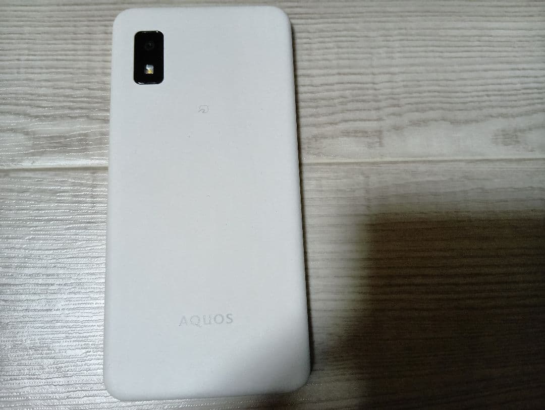 AQUOS SH-M25 wish3 ホワイト 本体