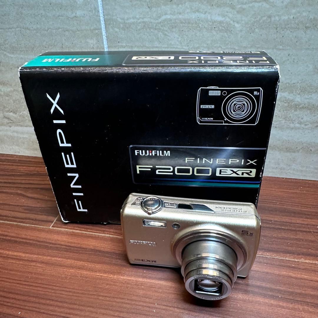 FUJIFILM FinePix F200 EXR デジカメ ほぼ新品 5335