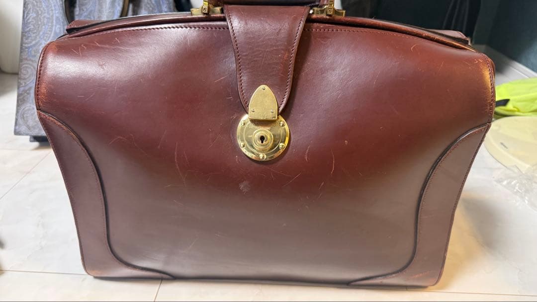 点検整備済み！　万双 三つマチダレスバッグ ブライドルレザー 限定色　ボルドー