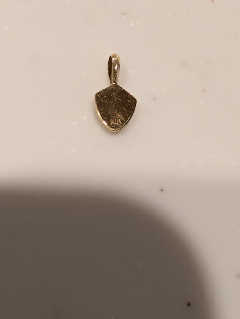 １８金　チャーム