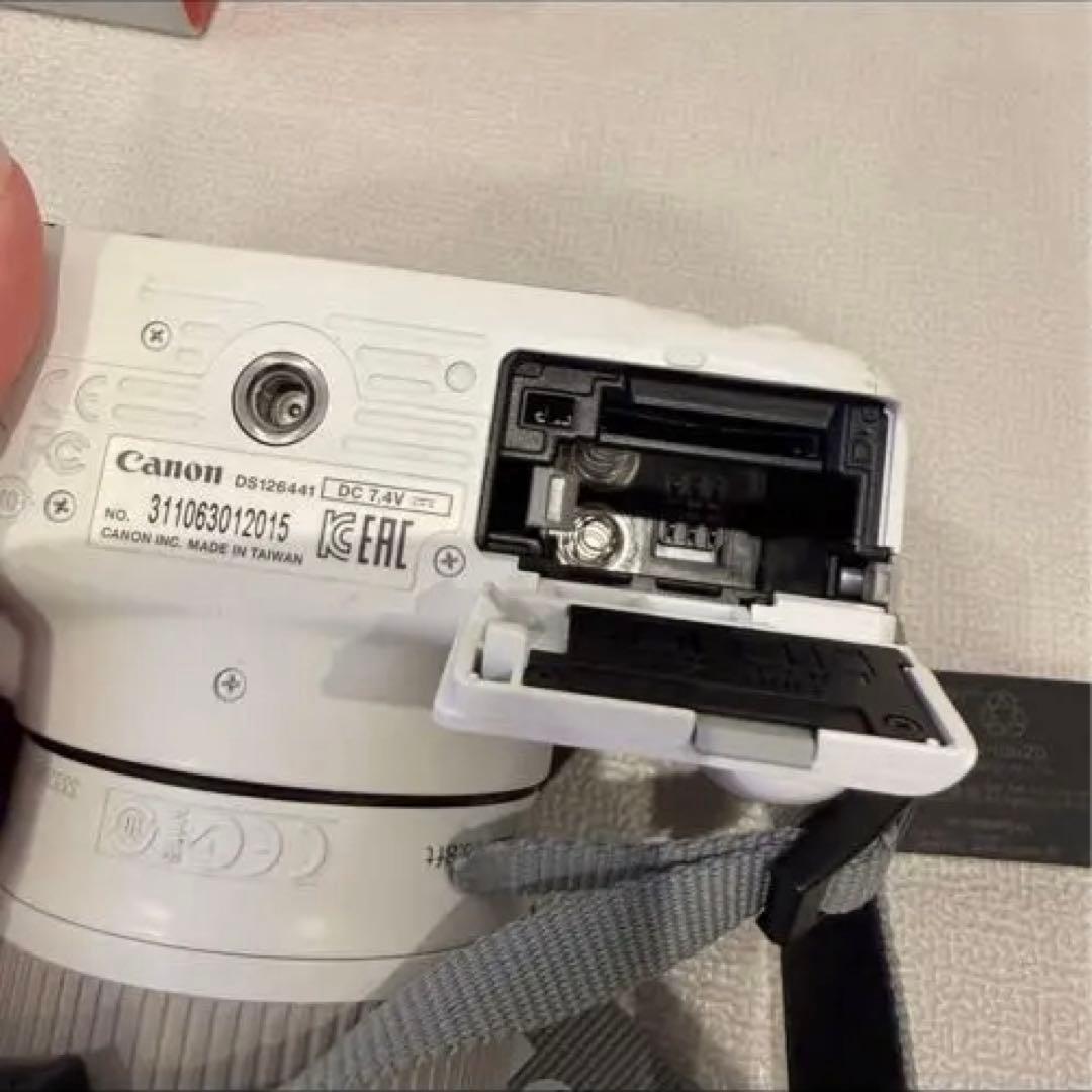 【一眼レフカメラ】Canon EOS KISS X7 ホワイト レンズ2個セット