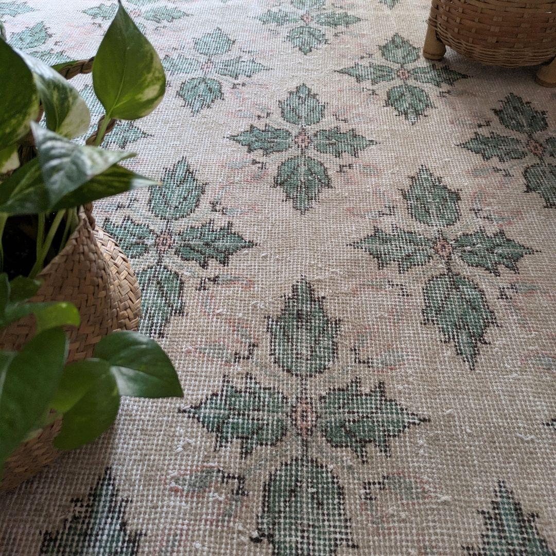 109×201 落ち着きベージュ　リーフ柄　トルコヴィンテージラグ