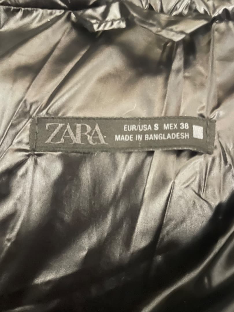 ZARA ブラック ダウンジャケット フード付き　サイズS
