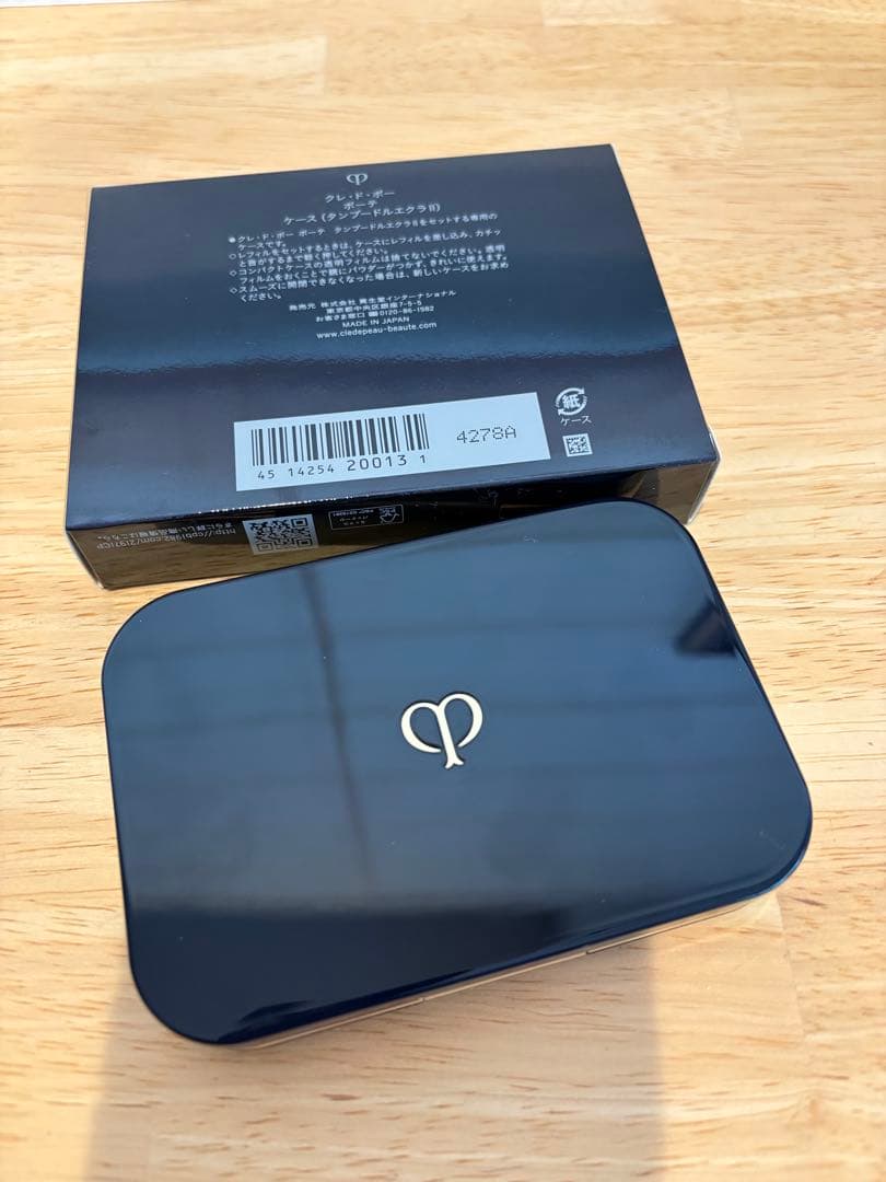 clé de peau パウダーファンデーション　オークル01