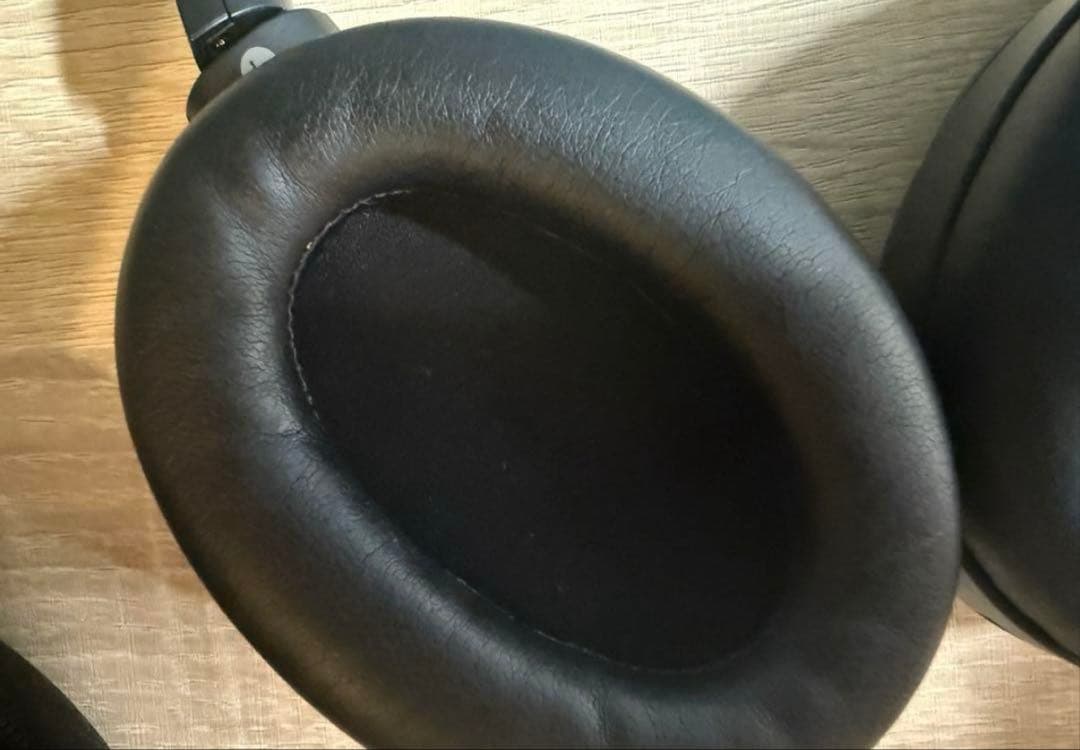 Sony ワイヤレスヘッドホン ケース付き wh-1000xm3 ヘッドホン