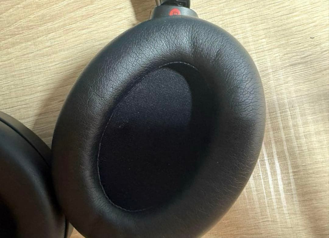 Sony ワイヤレスヘッドホン ケース付き wh-1000xm3 ヘッドホン