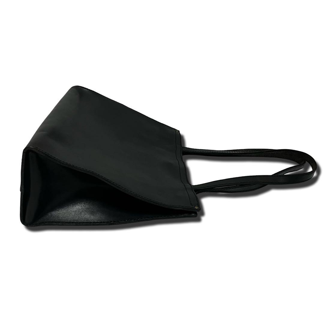 ヘルツ トートバッグ レザー 黒　無地 A4収納 ユニセックス 肩掛け可