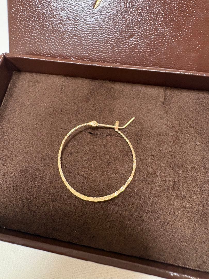 agete フープピアス　片方