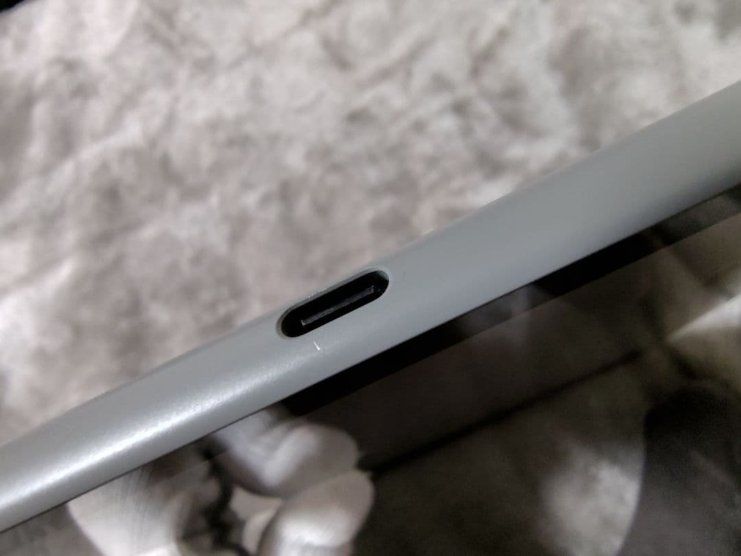 Google Pixel Tablet（本体＋充電ホルダー兼スピーカーのセット）