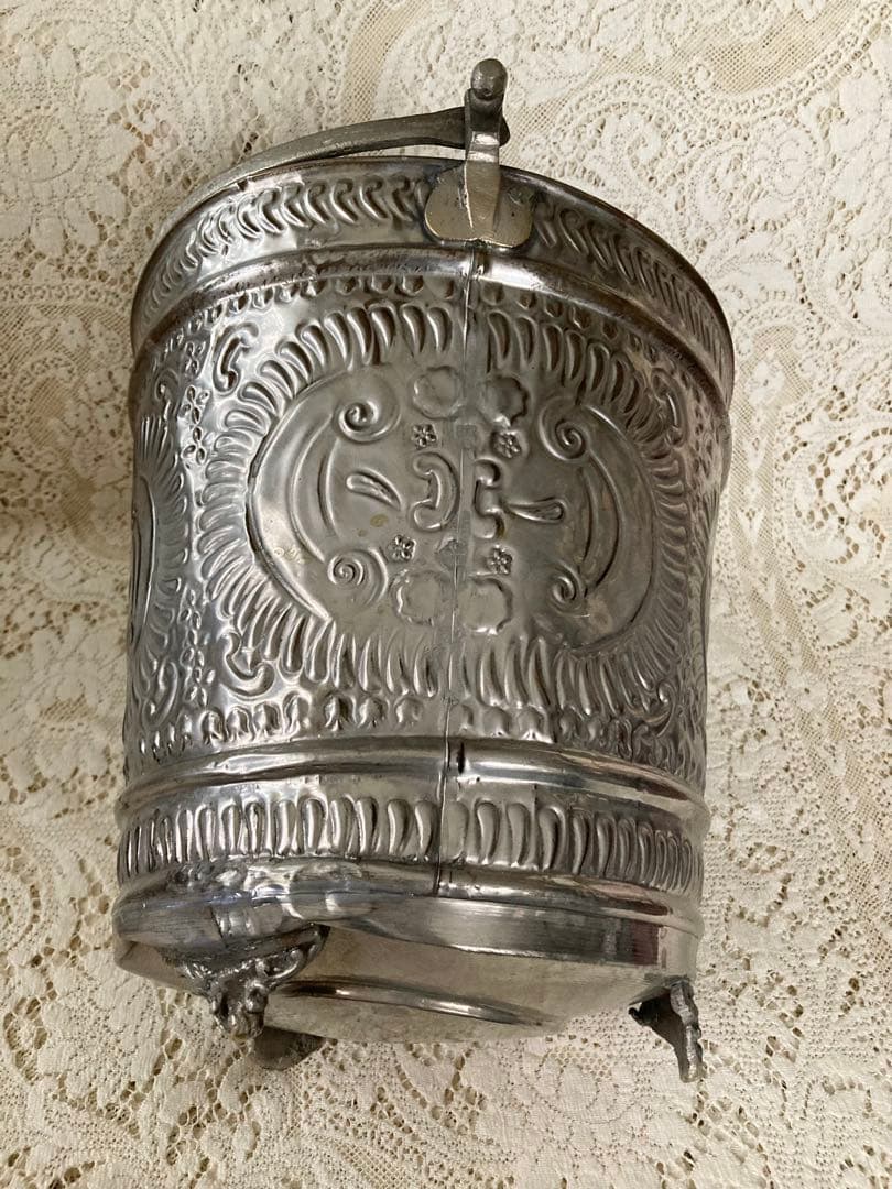 再値下　英国ヴィンテージ　味わい&存在感♪ブリキ打出し装飾インテリアバケツ　難有