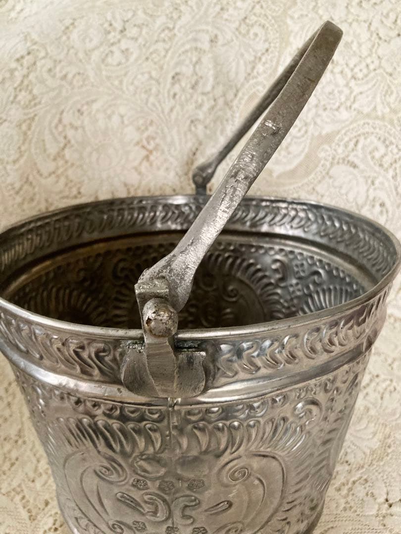 再値下　英国ヴィンテージ　味わい&存在感♪ブリキ打出し装飾インテリアバケツ　難有