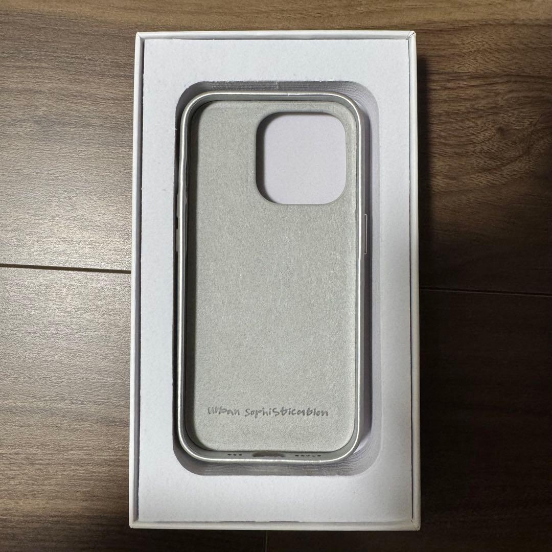 Urban Sophistication シルバー　iPhone15Pro