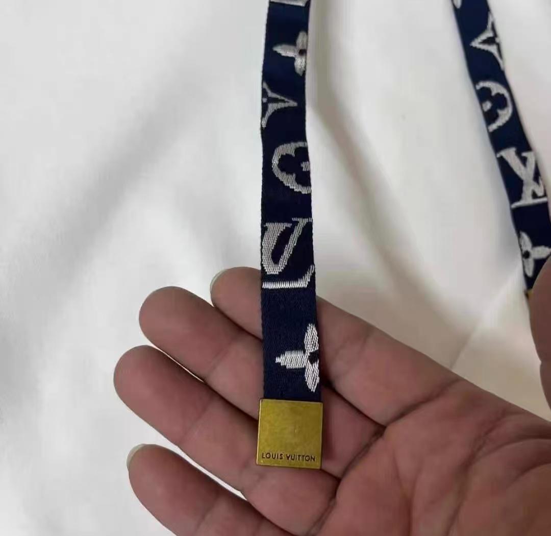 LOUIS VUITTON ホワイト パーカー