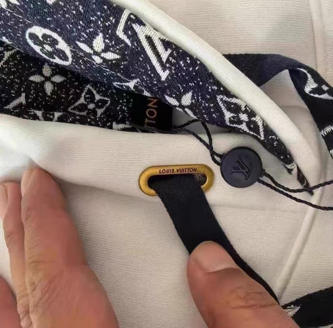 LOUIS VUITTON ホワイト パーカー