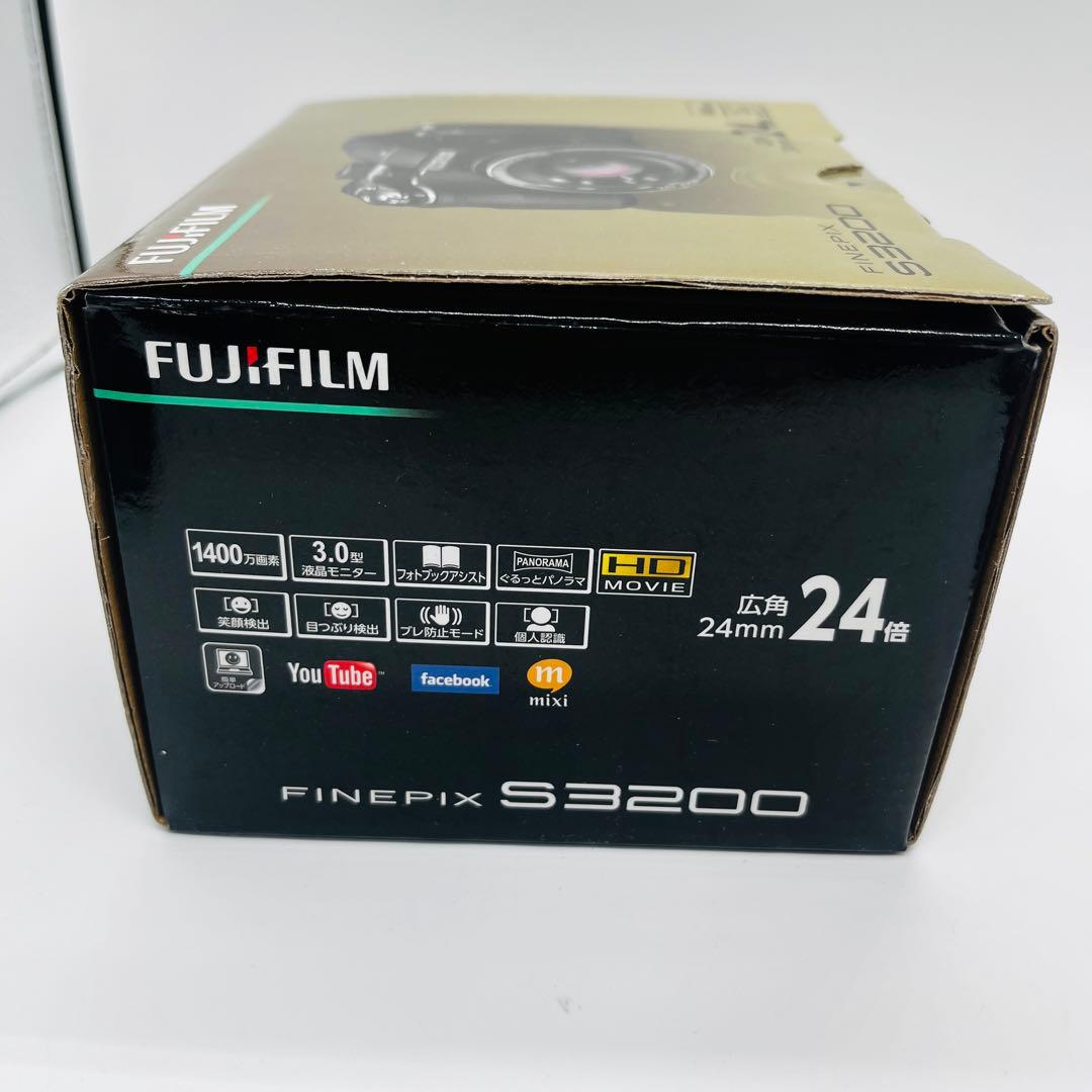 展示未使用品　FINEPIX S3200