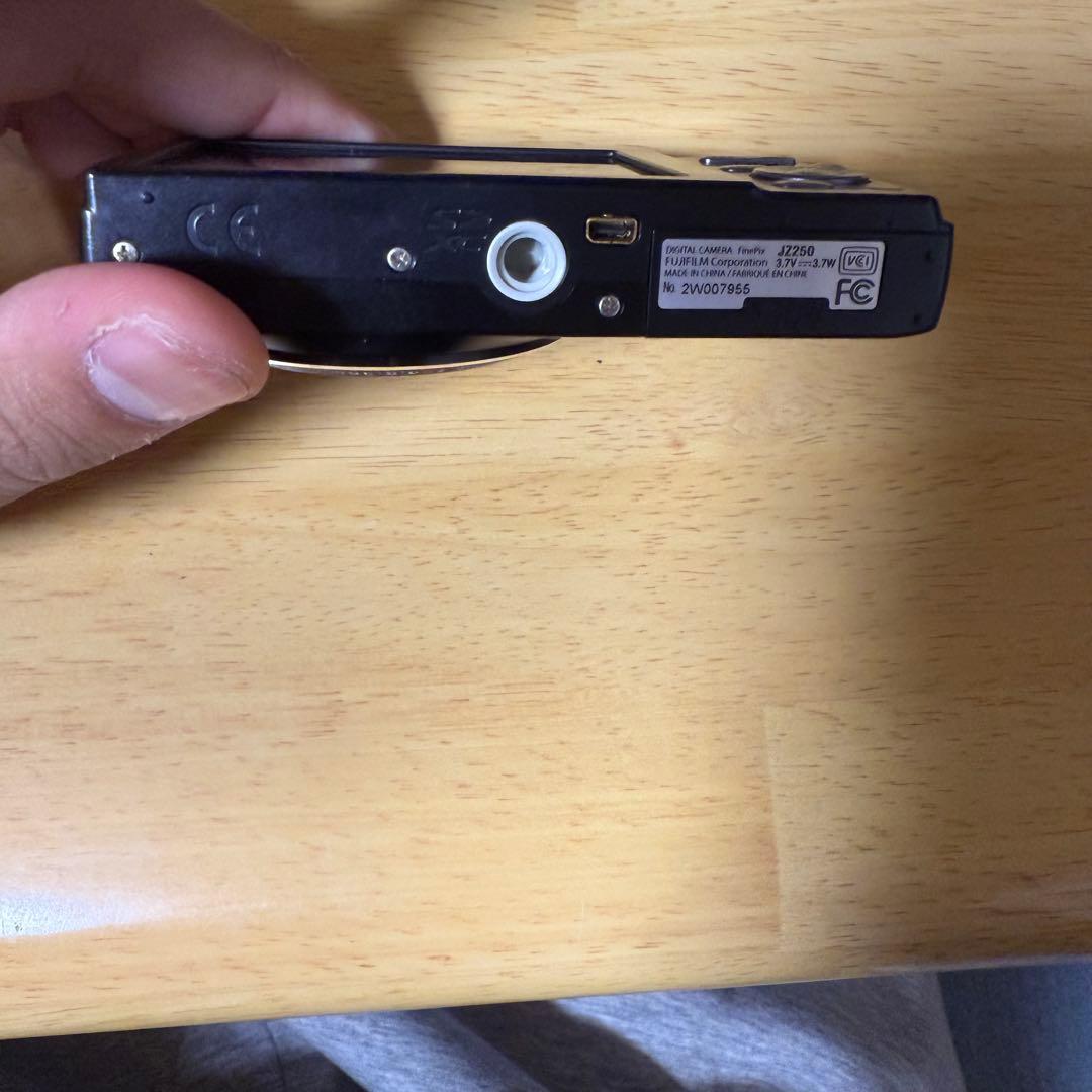 美品 FUJIFILM フジフィルム FINEPIX JZ250 デジタルカメラ